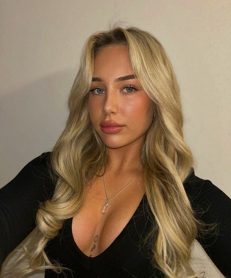 バイセクシャルカップルのOnlyFans 無料ポルノ 画像