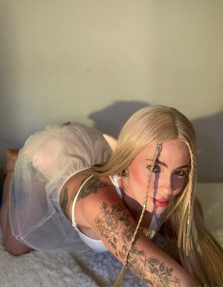 lau monsalve01 セックススター 写真