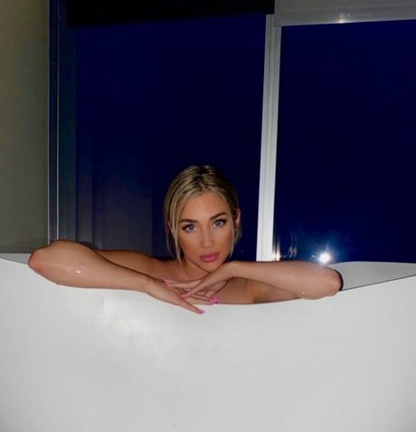 美しいラテン系OnlyFans アートポルノ 写真