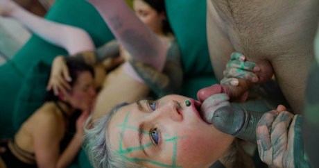 ぽっちゃり痴女OnlyFans アートヌード 写真