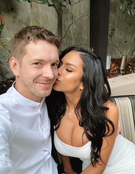 AutumnFalls セクシーモデル ギャラリー