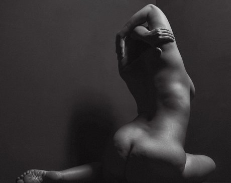 ビキニストリップOnlyFans セクシー ギャラリー