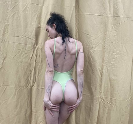 Taylor Zahn ポルノスター 可愛い 画像