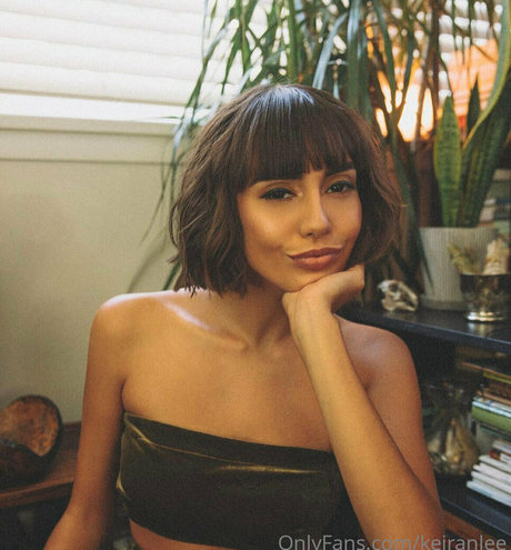 裸のトゥインクOnlyFans セクシー裸 ギャラリー