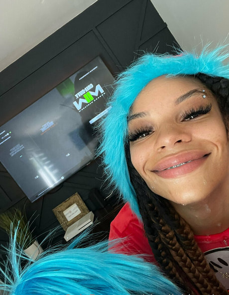 ボディビルダーカップルOnlyFans 無料セクシー 画像