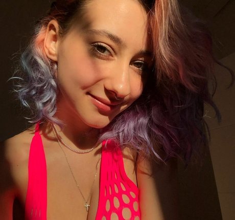 leliloo ポルノスター トップ 写真