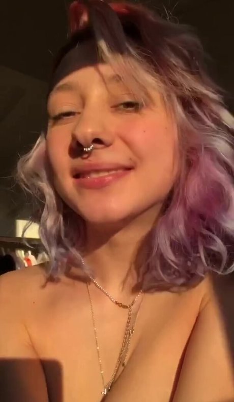 leliloo ポルノ女優 写真