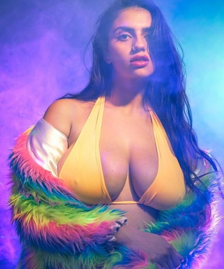 リップスオンリーファンズ アートポルノ 写真