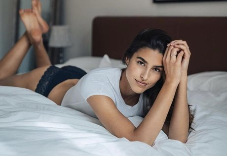 Julia Rath セクシーなスター 写真