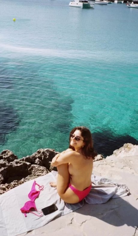 アーミーガールズオンリーファン アダルト 画像