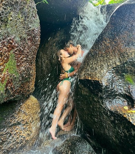 太った黒人女性OnlyFans セクシーヌード 写真