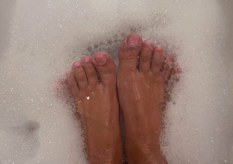 ブロンドヨガOnlyFans パーフェクト 画像