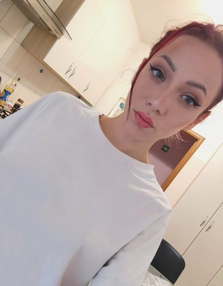 若い熟女OnlyFans アダルト 画像