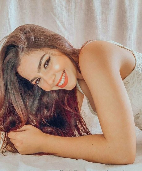 ビンボオンリーファンズ セクシー裸 写真