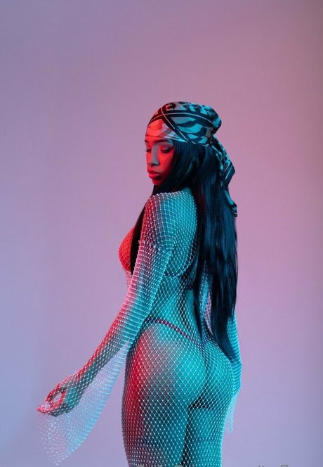 18歳のOnlyFans ホットxxx ギャラリー