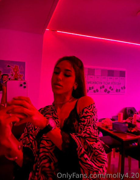 お金 OnlyFans セクシーヌード 画像