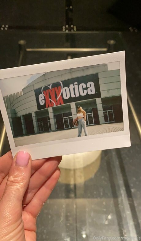 freemollypills アダルトスター 画像