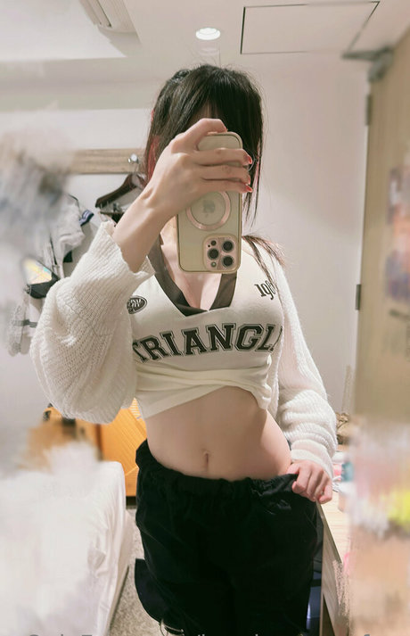 iamdorasnowfree トップポルノスター 写真