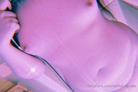sinfulcupcake ヌードのポルノスター 画像