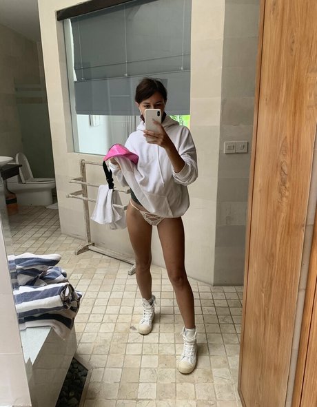 grilled avocadoz 完璧なモデル 画像