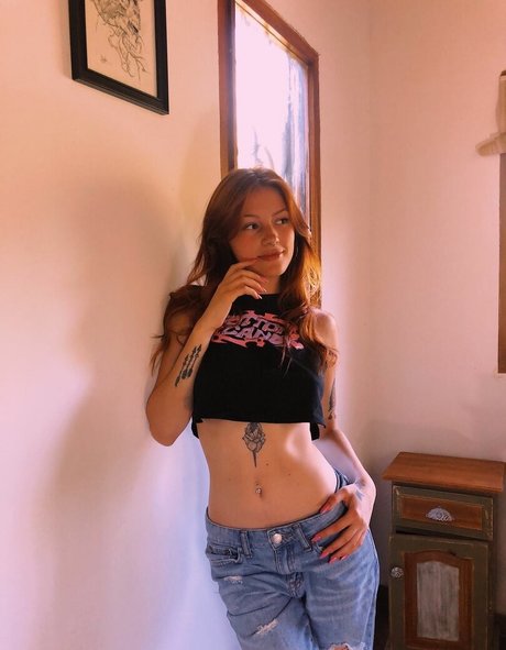 mariposssa2002 スター ヌード 写真