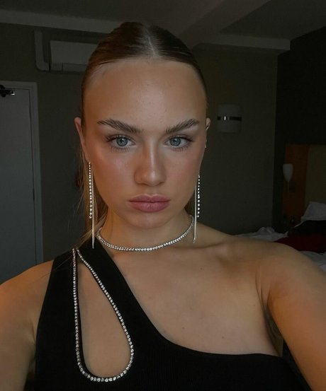 Gabriella Davies ポルノスター 無料 画像