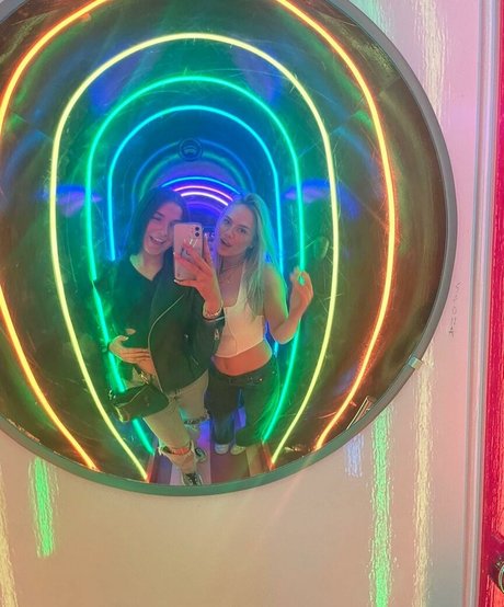 Gabriella Davies xxxポルノスター 画像