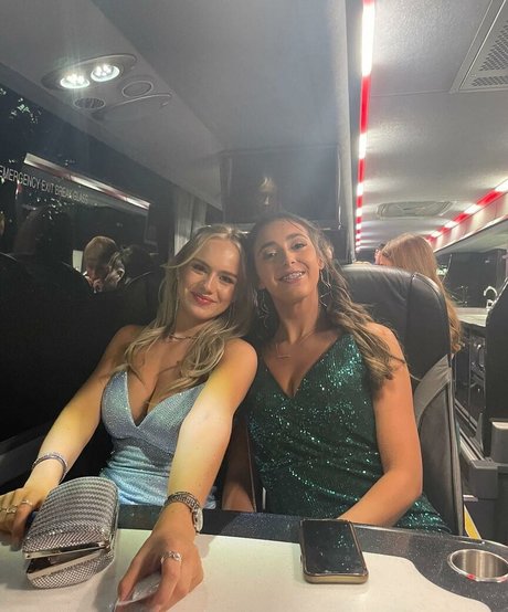 Gabriella Davies 無料モデル ギャラリー