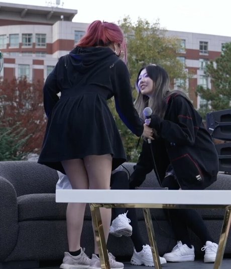 LilyPichu モデル 写真