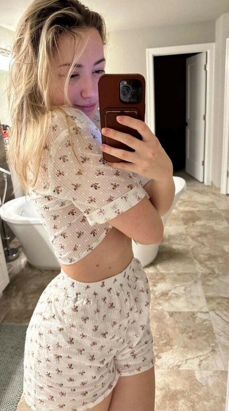 フィンドムオンリーファンズ ホット裸 ギャラリー