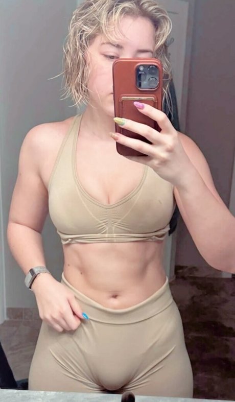 フェラチオ 口内射精 OnlyFans ホット 写真