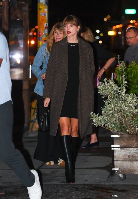 ジーンズのお尻OnlyFans トップ ギャラリー