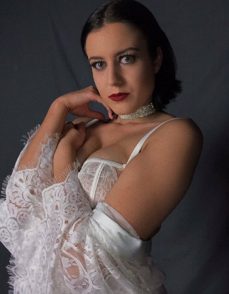 emminemina アダルトスター 写真