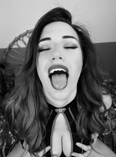 痩せたブロンドのOnlyFans 美しいxxx 画像