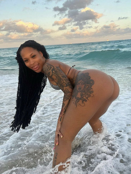 Official liyahhh ポルノスター ベスト 写真