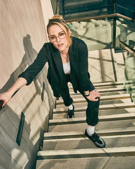 DMV オンリーファン セクシー裸 写真