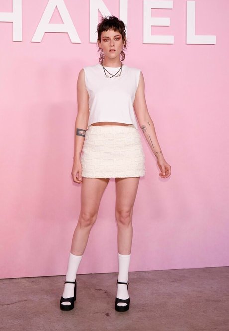 Kristen Stewart 裸の女優 写真