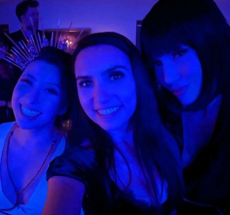 大きな黒い猫OnlyFans HD 画像