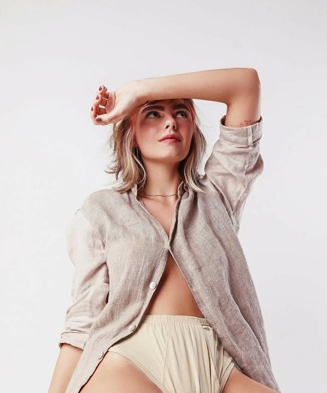 Triz Pariz アート女優 画像