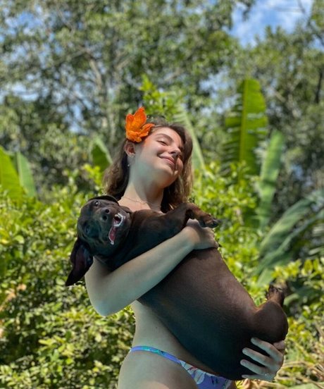 Triz Pariz ポルノモデル ギャラリー