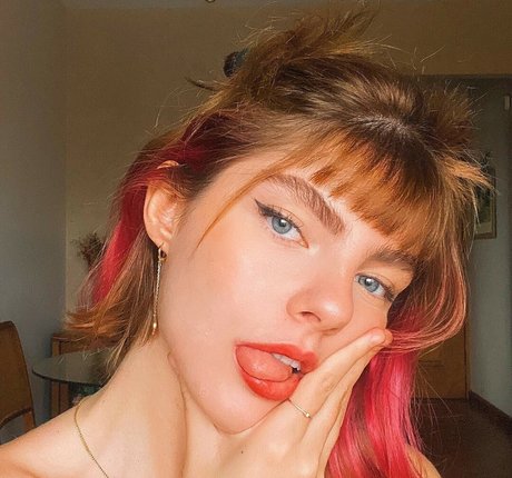 ティーンフィンガリングOnlyFans 限定 ギャラリー