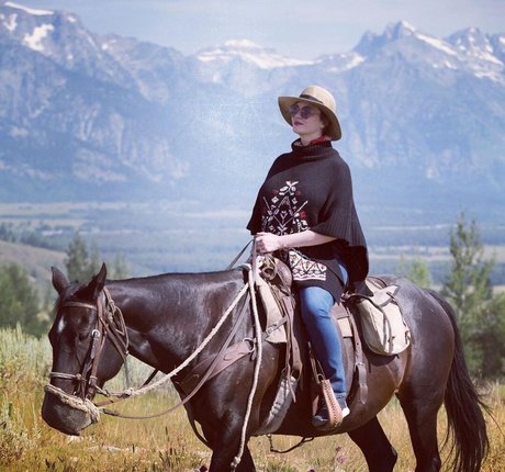 Christina Hendricks ポルノ女優 写真