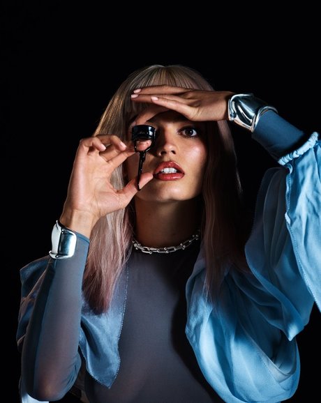 アマチュアペッギングOnlyFans エロチック 写真