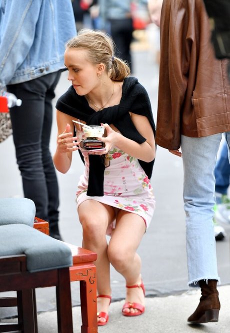 姉妹のOnlyFans セクシー ギャラリー