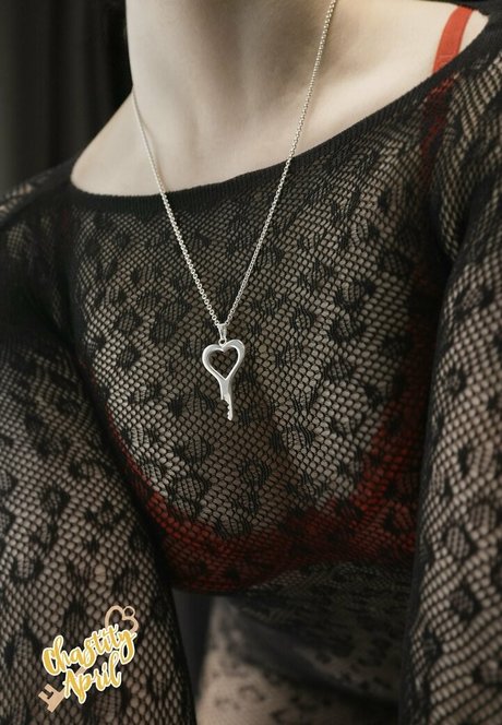 chastity april 無料モデル 写真