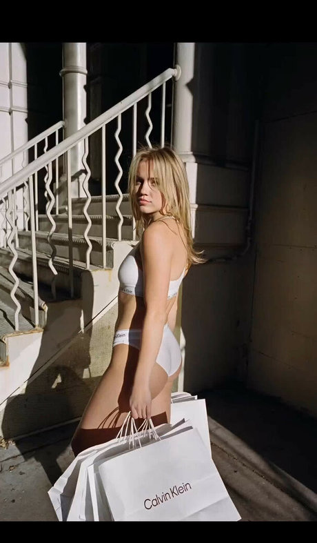 Emma Brooks ホットなスター 写真