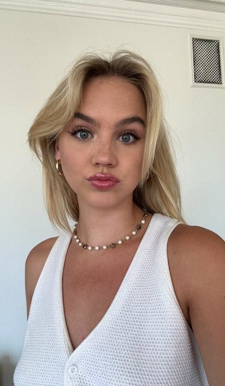 Emma Brooks xxxポルノスター 画像