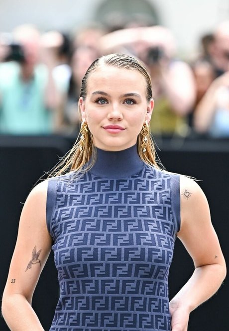 日焼けしたOnlyFans セックス 画像