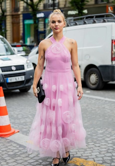 Emma Brooks 素敵なスター 写真