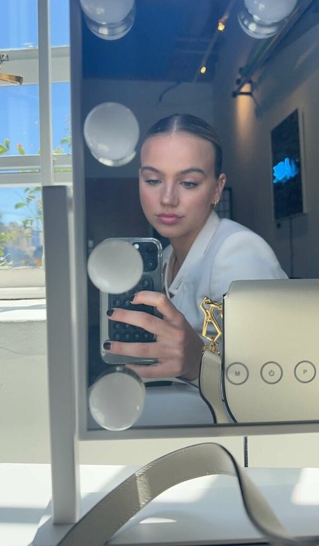 Emma Brooks 独占ポルノスター 写真